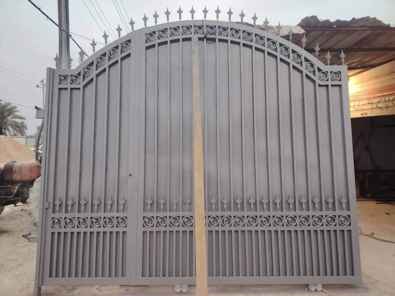 حدادكات ديكورات باب شباك محجر سقف سندويسش بنل درج اي شي
اربيل صناعه حنوبي
***********
***********
