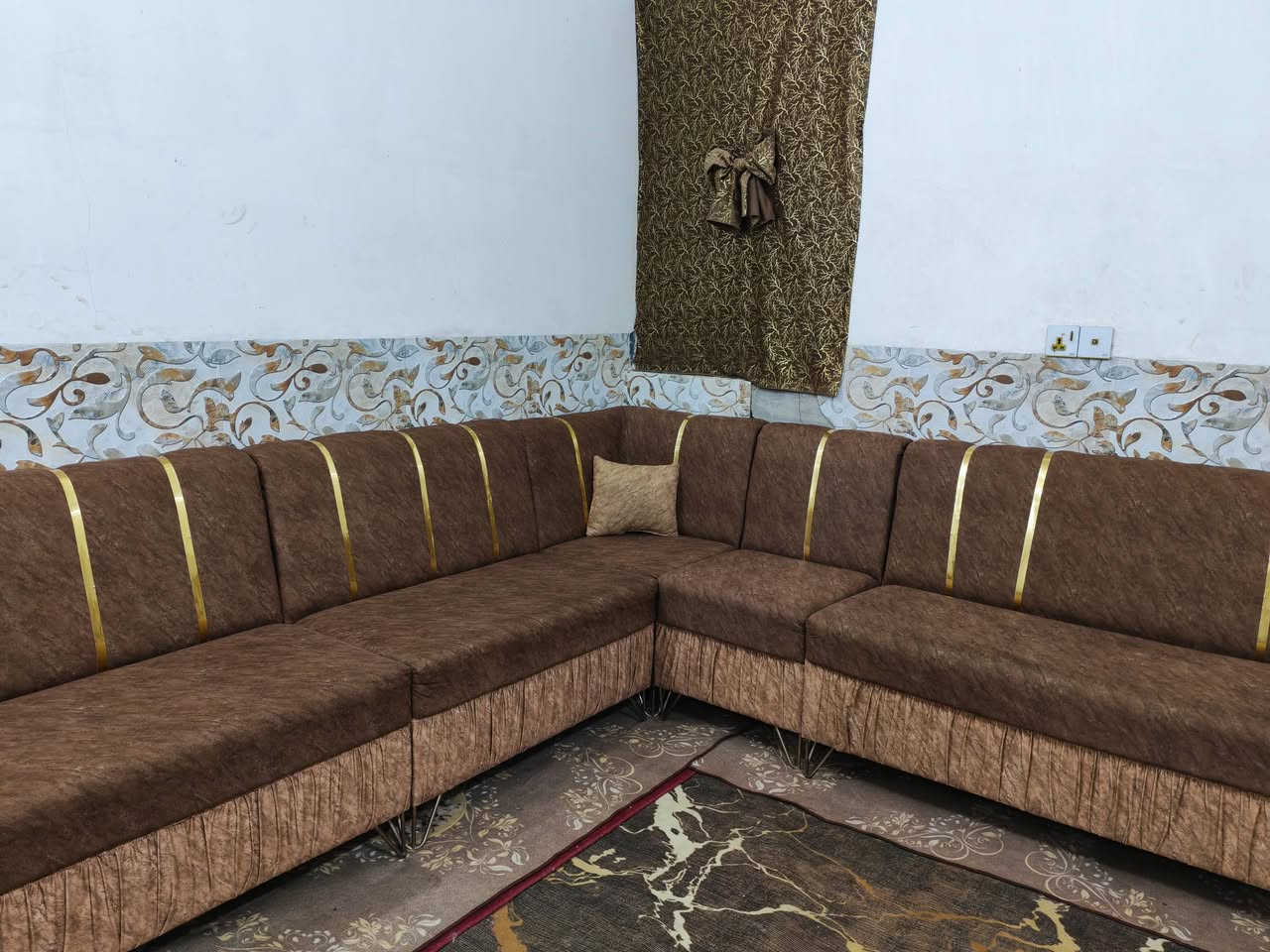 ديوان 10 مقاعد تسكام عراقي اخو الجديد سفنج ضغط عالي حيل نضيف مابي اي ضرر السعر 235 العنوان كربلاء بدايه الأمن الداخلي *********** يوجد توصيل داخل كربلاء
