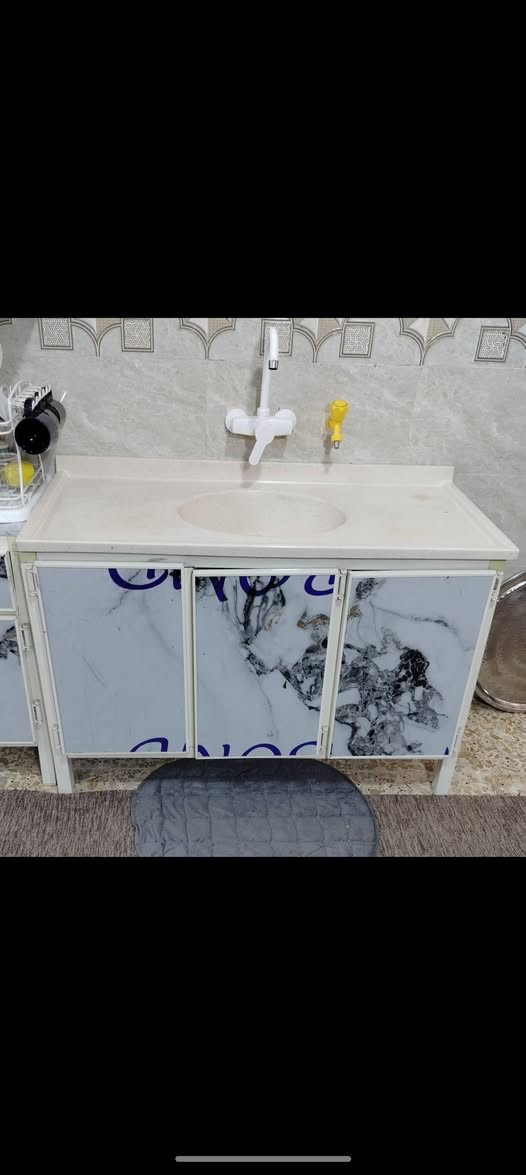 السلام عليكم
كاونتر 3 قطع ستعمال قليل

يداته موجوده سعر 250

عنوان الجزائر

***********
