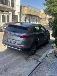 سبورتج ٢٠١٧ سياره فول بانوراما  واحد على واحد   مكينه وكير ودواخل مكفو...