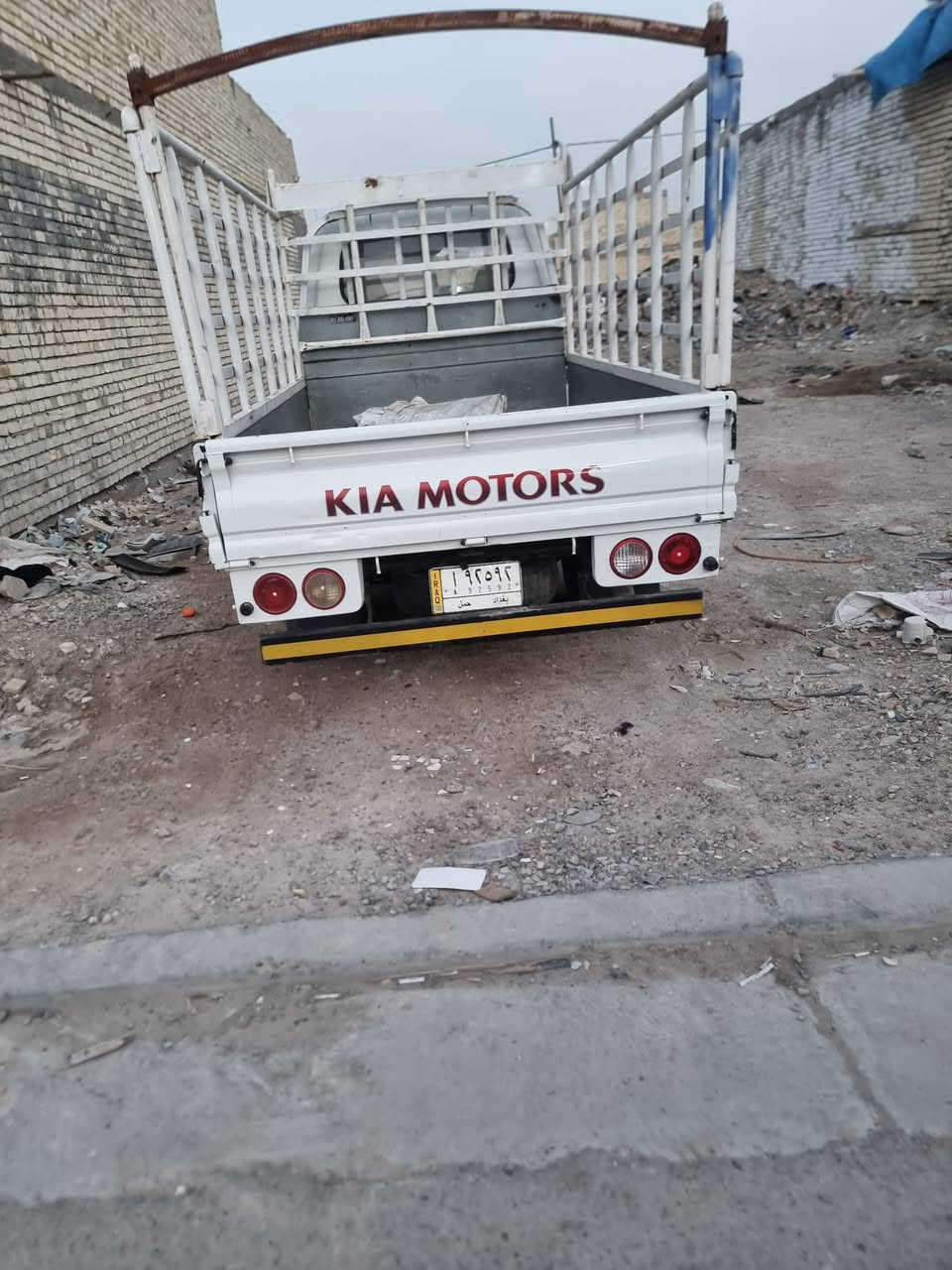 للبيع كيا حمل مكينه مسكر سبلاين جديده موديل ٢٠٠٦ رقم بغداد مكاني بغداد تنباع بدون محجر***********
