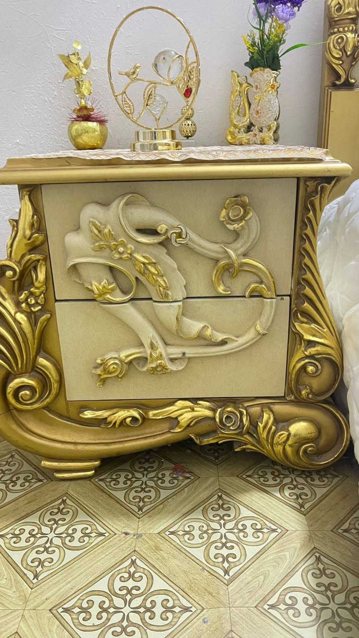 غرفه للبيع السعر مليون وسبعميه المكان بغداد ***********
