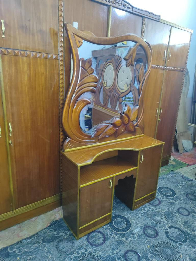 غرفه ام ٦ ملحق صاج ثكيله ملاحظه تحتوي على يدات جدد قفاله جدد ظهر جديد جام جديد صبغ تلميع جديد متواجد علخاص اكو توصيل بفلوس رقمي ***********ابو جود سعره ٣٥٠ قفل جربايه موجوده
