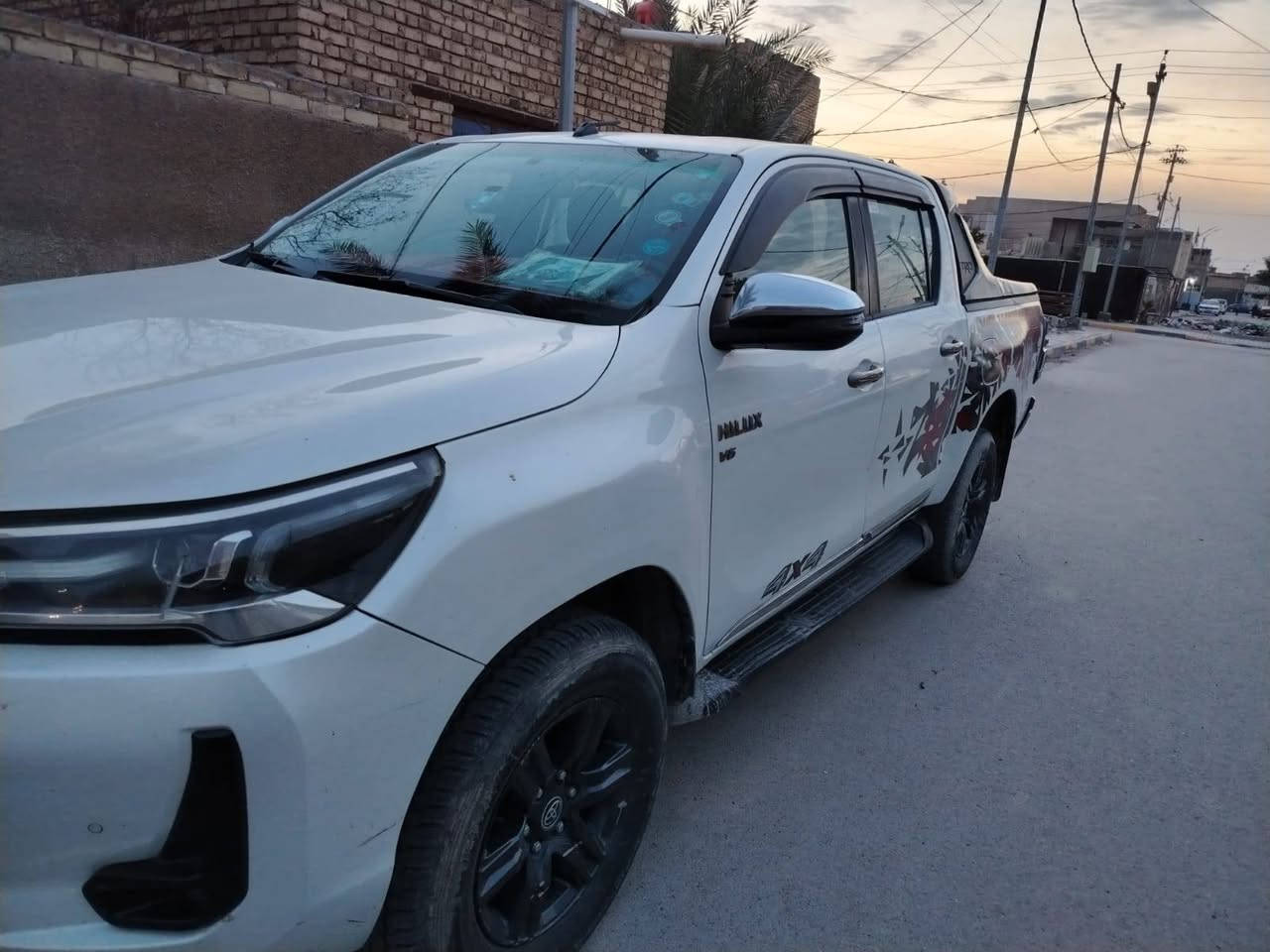 تيوتا هايلوكس
موديل 2021
لصبغ بدون حادث
لسعر 3 شدات وبيهه مجال 
***********
