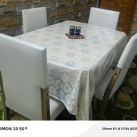 ميز طعام • خشب • فيه مجال