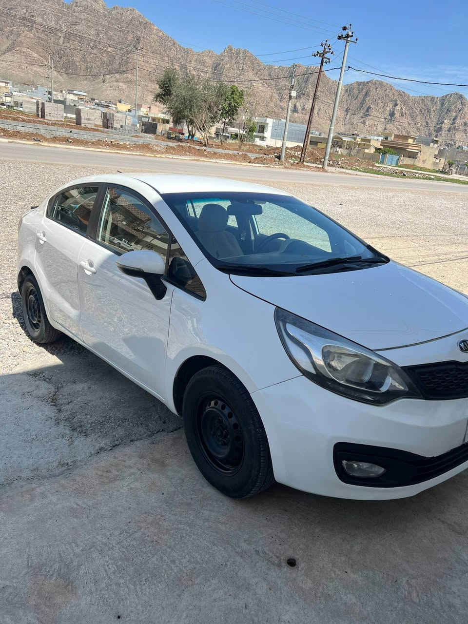 كيا ريؤ ٢٠١٤
كيرو مةكينة بةشةرتى ١٠ فيتةر
ساغ ساغ واتة نة موسة نة براوة موس و براوة بةشةرات
دزيارى بةشةرتى ١٠٠٠ سال
جةمپئكى بجوكى هةية شةيانى باس نية
eco
سوكان فڤؤليؤم  تةعديل سورعة
دوو پارچةو يةك پةلةى بؤياغة
كير تؤماتيك
سةقفى كةميك تةرزةي هةية
كامل سيرفز كراوة
چوار تايةى ناو پاكةتى بؤ بةستراوة 
پاترى تازةية رؤنى گير و مةكينةى تازة كوراوة 
سةيارةكة هى مالانة  هى مةحرةز نية 
ناو زةردة
بلوتوز ئةيؤكس
هةمووگيانى بةشةرت 
كير مةكينة كارةبايةتى  تةبريد سارد و گةرم بةشةرت
تةقةو رةقة بةشةرت 
٥٧ كةلاو كةميك مةعامةلة 
***********ڤايبةر
*********** وةتس ئاپيشى  لةسةرة
گورينةوش ئةكةم  لةسةر دل گرتن رانية, السليمانية
