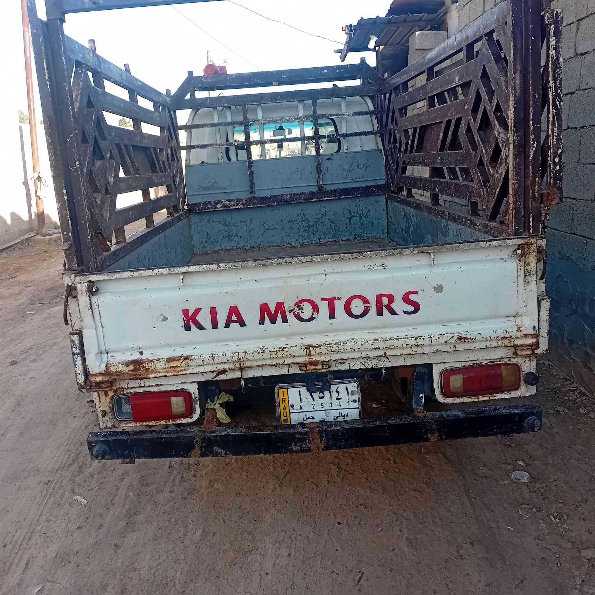 سلام عليكم سياره فنتيره البيع موديل 98
محرك خيط بخار رقم ديالى مكاني بغداد فلكت سلمان باك 
سعرها ٥٥  وبيها مجال ***********
