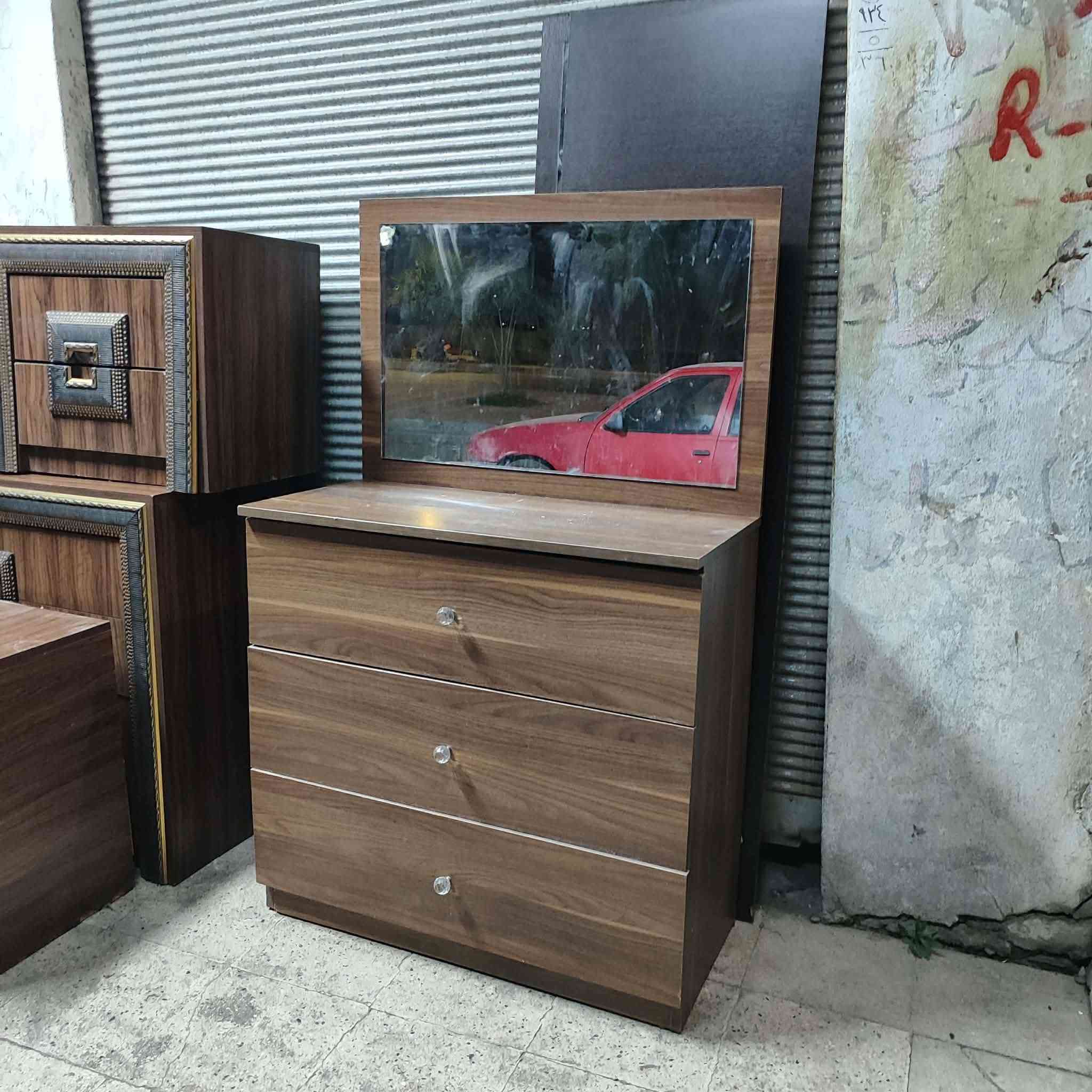 ميز تواليت نظيف جدا جدا السعر ٣٠
الرفاعي قرب نفق الصحة
***********
