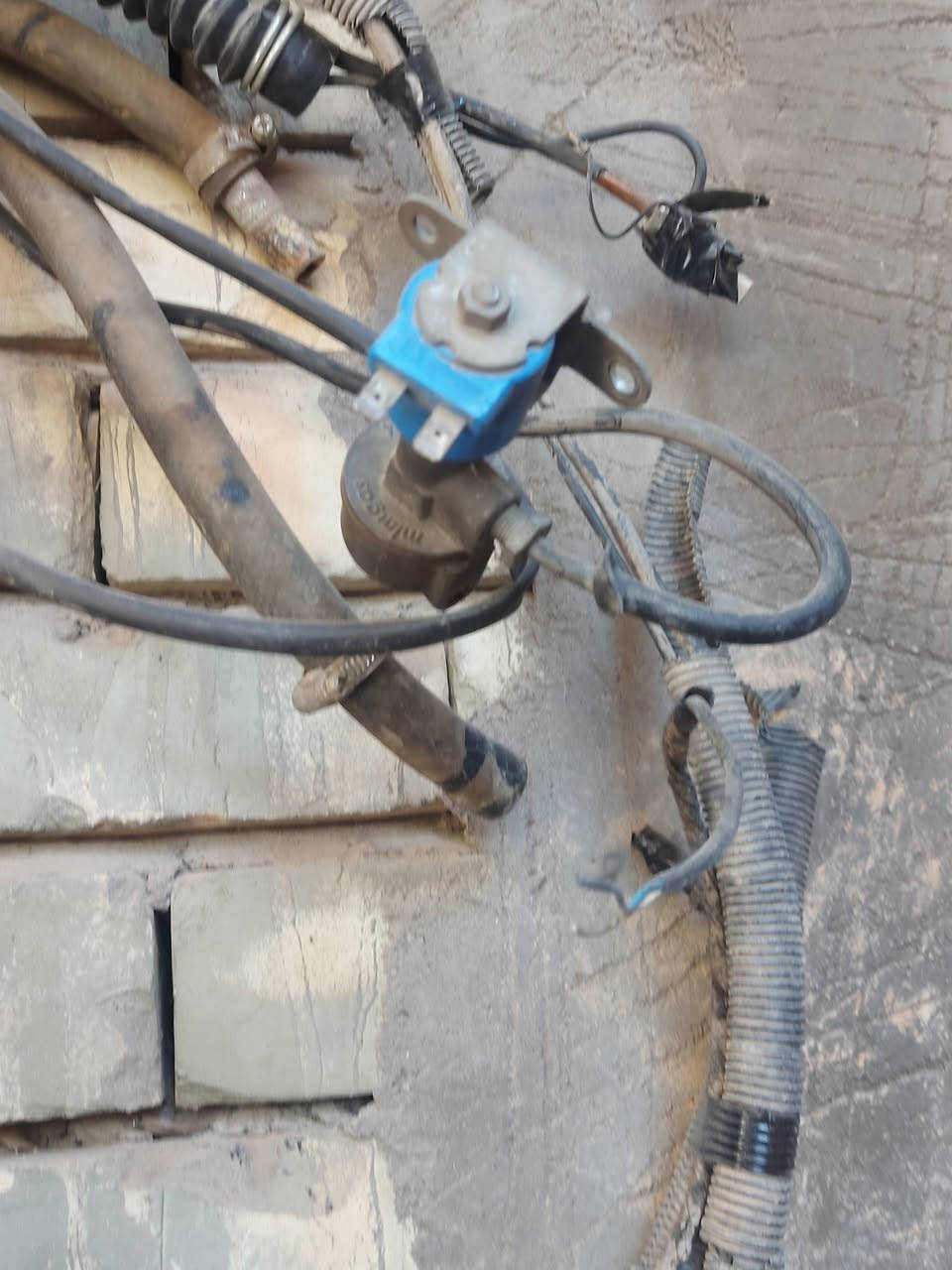 السلام عليكم  منظومه غاز للبيع 
ايطاليه ميم كاز  كامله بدون نقص 
4 سلندر  60 لتر 
***********
