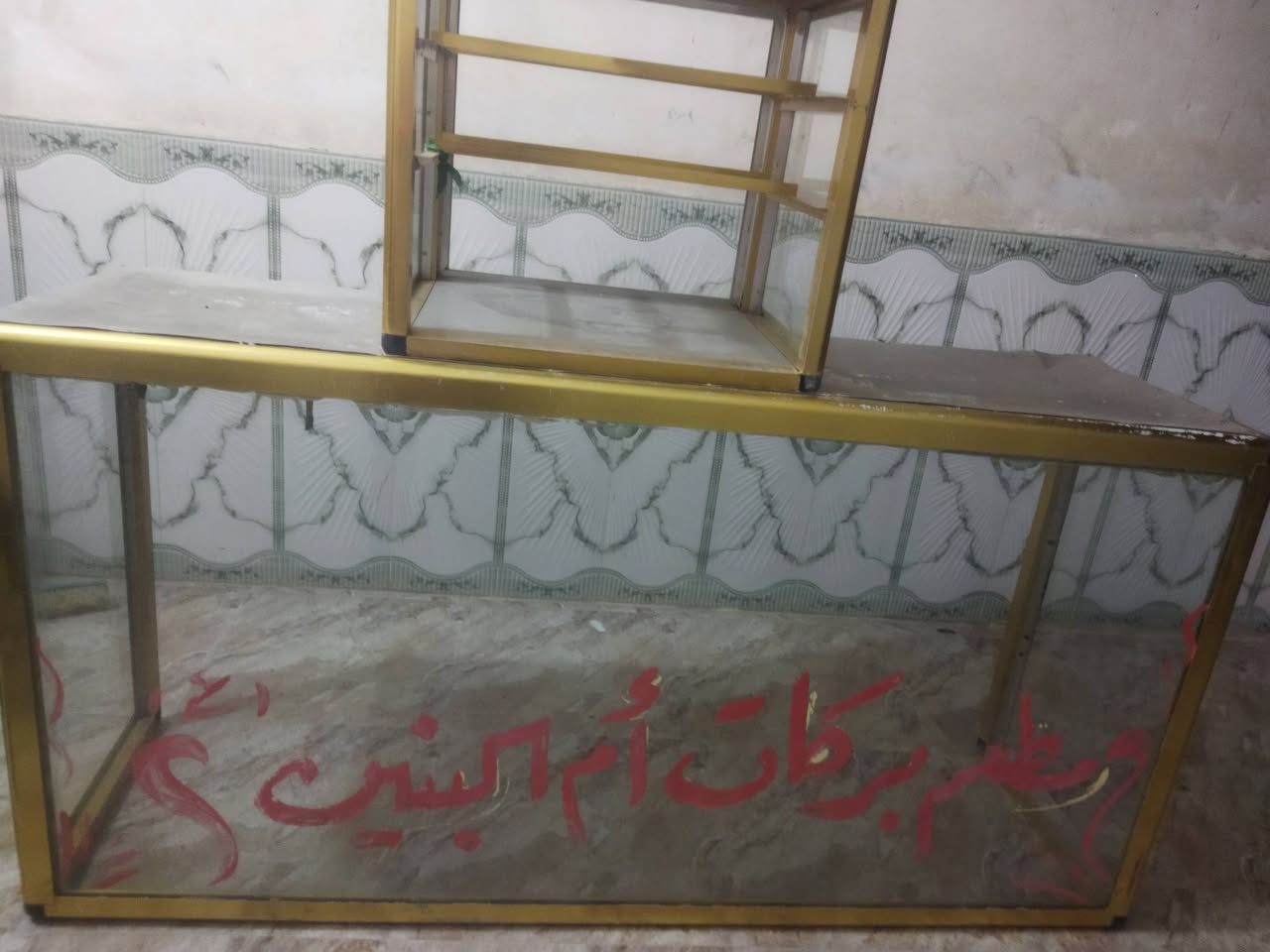 السلام عليكم جام خانه حجم كبير وحجم صغير للبيع شراي خاص او رقم الهاتف ***********
