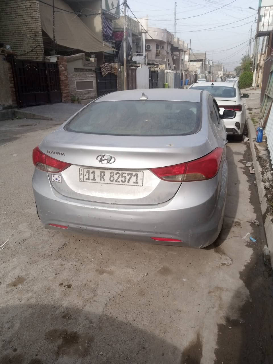 السلام عليكم شباب 
الانترا/ رصاصي
موديل /2013
امركية حادثها بل صفح
مكانها بغداد
رقم بغداد انكليزي
بسمي السنوية
تبريد محرك خير من الله
صدر جديد ما عده ترايم شفت يسره
داخلها نضيف
سياره الحمدلله خير من الله
سعرها 98
رقم موبايلي ***********
شباب شوفو ال سونار وخابرني يرحم والديكم
