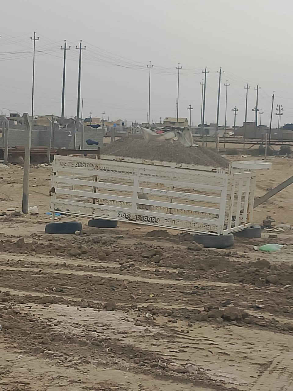 سلام عليكم محجر للبيع مل فحل نضيف  سعره 175 وبي مجال للاتصال*********** عنوان ذي قار قضاء البطحه
