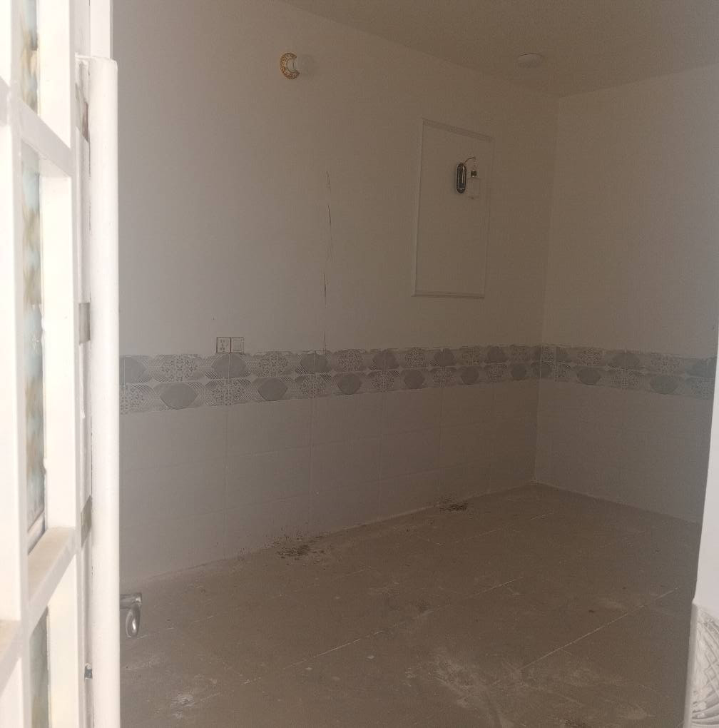 ١٠٠متر مربعه غرفه وصاله ومطبخ وحمامات داخليه وخارجيه واستقبال البناء حديث طابوك جمهوري صب كونكريت ***********اتساب لسعر ٢٩ وبي مجال عنوان البيت شارع المطار مقابل قريه القدير عمود ٢٨٢مقابل مكتب التساهل ***********اتساب النجف, العراق
