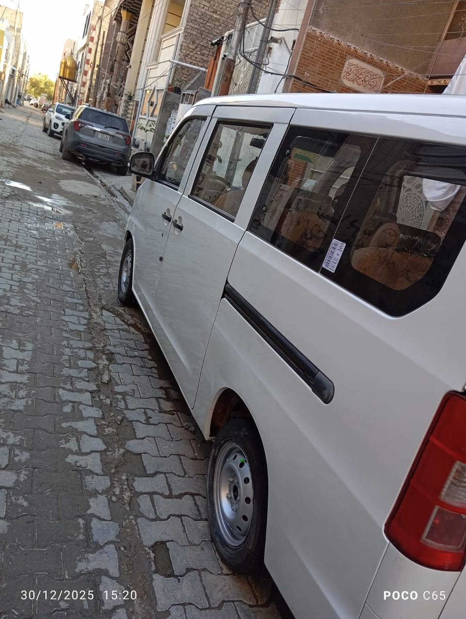 السلام عليكم سيارة فاو موديل2015سيارة جديدة تخم تاير سيارة لاصبغ ولاضربة ولاخياس  مدوشمة عام كاعيه وكشنات  كير ومكينة جدد  السعر 48وبيها مجال اتصل عل رقم ***********
