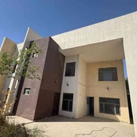 مجمع الاميرات ١ • ٣٣٠م • واجهة ١٥م