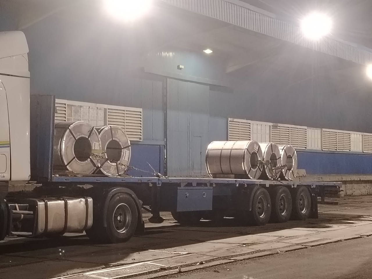 سلام عليكم اخوان عربانه للبيع اوربيه جوبلس مزوج 11 تخم تاير كهربائية هوا جوبلسات ابريك كله جديد صندوك عده دنكير بيبي امربع سعرها 45 وبيها مجال $ اتصال للإستفسار *********** ابو بندر
