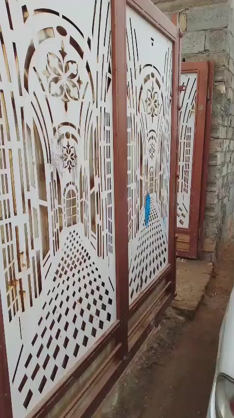 دار سكن للبيع كافه الخدمات موجوده
سعر مناسب 
المساحه 500متر 
العنوان تقاطع النهروان 
للاستفسار ***********
