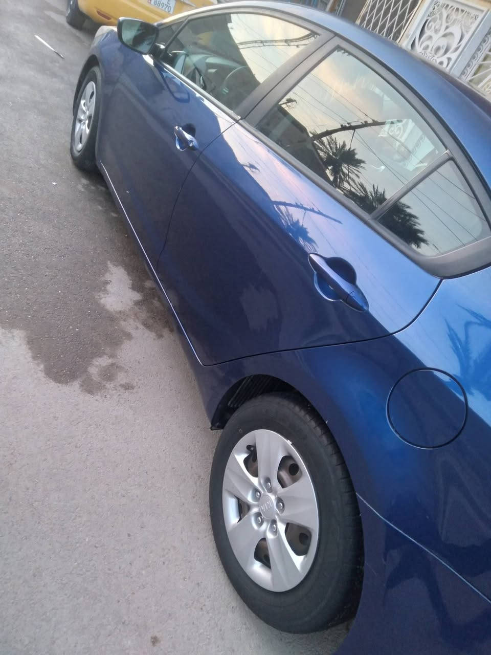 سلام عليكم 
فورتي 2018امريكيه بيهه قطعتين بنيد وباب خلفي والباقي ليبل واحد وبيه داخل العراق طخه بالصندون كفاله مكينه وكير مامفتوحات بدون دواخل وايرباك السياره نظيفه تجي وتشوف مكاني بغداد حي الجهاد السعر ١٢٠وبيه مجال 
***********
