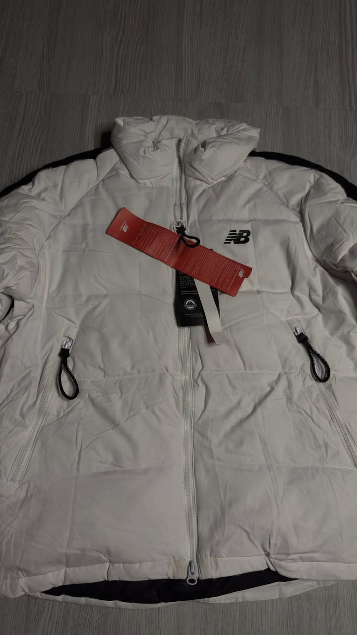 New Balance
قمصلة نفخ قطعه جديد بعدها بالليبل مالها

هاي القطعه كوبي ماستر بأعلى كوالتي موجود 

القطعه نظفتها 100% بيها بقعه صغيره بس تنغسل ترجع طبيعيه

قياسها L

سعرها 25


**إذا كنت صاحب هذا الإعلان وتريد حذفه لأي سبب، رجاءا أرسل رسالة إلى الدعم الفني**