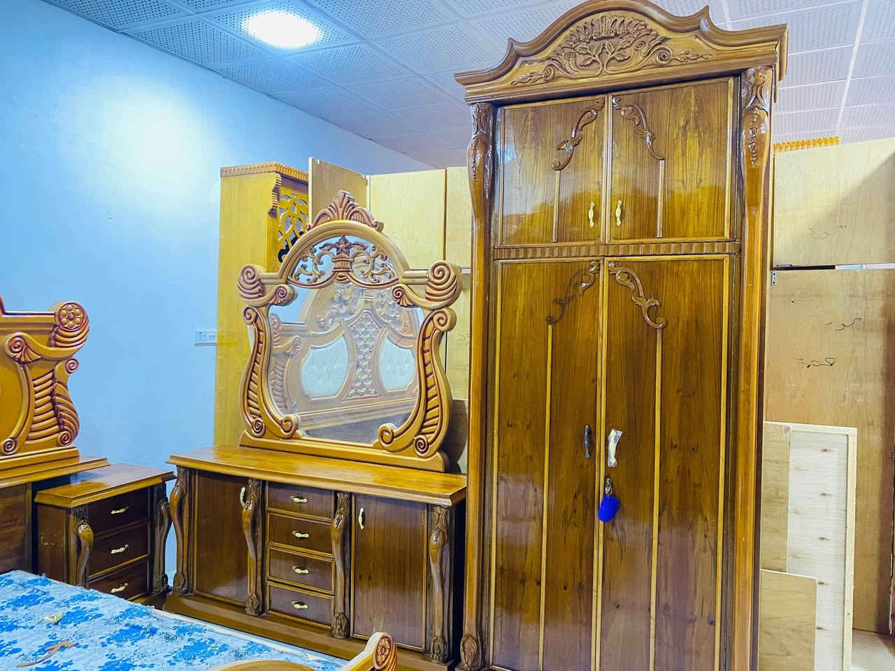 سلام عليكم توجد غرفه نوم مستعمله للبيع صاج عراقي درجة أولى *********** واتساب توجد خدمة توصيل
