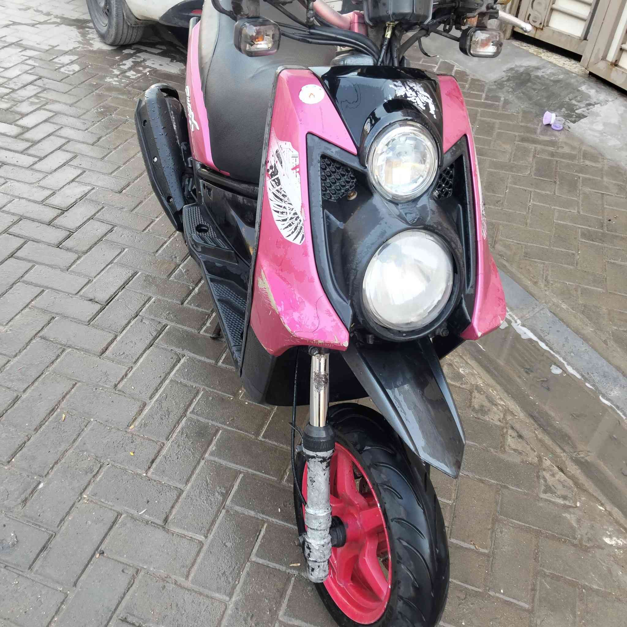 سلام عليكم جبلي للبيع دراجة تخبل مكينة وكفر نضيفة 90/100 تجي تفحص وتاخذ اذا ما يعجبك نضيفك تروح وسعر جوة سوك مكاني بغداد مدينة الصدر رقم ***********
