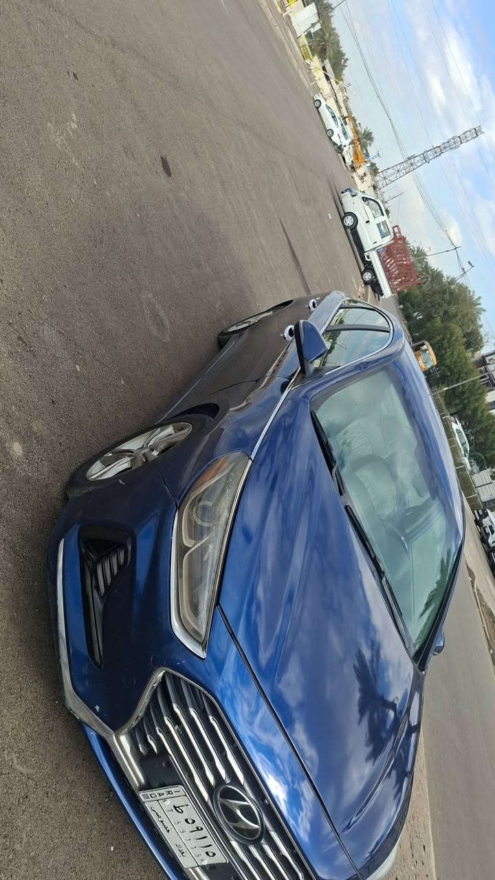 للبيع    او مراوس  شعندك نزل
سوناتا موديل 2018 فول مواصفات عده فتحه 
لون ازرق رقم بغداد بسمي تحويل ثاني يوم 
مواصفات/    بصمه
     بصمة ابواب مع صندوك.   رادار بلمري جانبي 
   شاشه كبيره +كار بلي+GPS+بلوتوث +اتصال 
    كامره دواره     مقعد امامي كهرباء   مقاعد جلد   تدفئه ستيرن
     تدفئة مقاعد تدفئه ستيرن 
     ثلاث وضعيات قياده ECO+NORML+SPORT
     صندوك ذكي ينفتح عند اقتراب مقود حرف D
     فول تحكم ستيرن  نظام ترحيب عند اقتراب
       شاشة اعطال حساس اطارات +اشاير بلمري.  
      ماشيه 67 شرط حقيقي  سياره مناقصه شي 
حادث السياره من امريكا فقط بنيد ونفسه مصلح ليبل واحد
+ جاملغ وباب سايق فقط كلير 
مكينه والكير مكفولات. الشاصي ولغد مكفولات شرط مكفولات
شارع فلسطين  السعر  130  وبيه مجال للطيبين 
لاستفسار /***********
