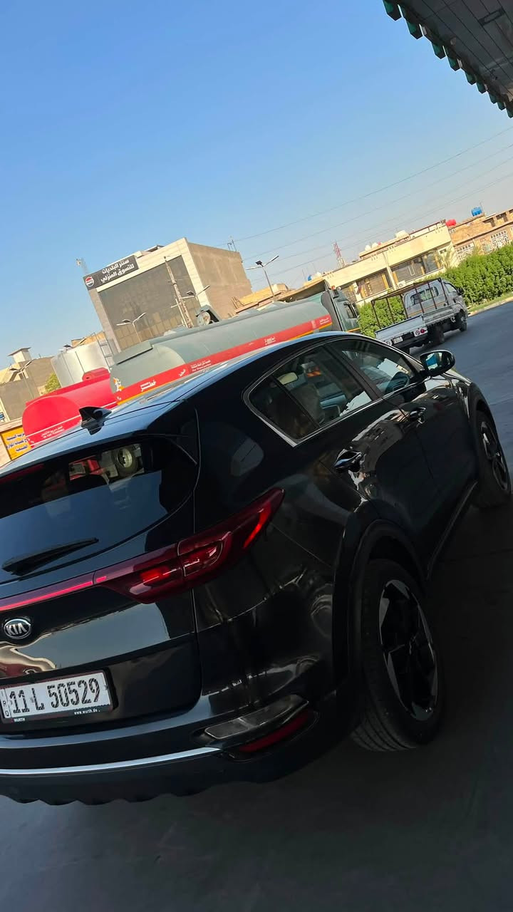 السلام عليكم سبورتج امريكي موديل2022
حادثها مرفق بلمنشور بدون ايرباك بدون تبديل باسمي تحويل ثاني يوم السيارة جاهزه كير مكينه كفاله السعر 142 مكاني بغداد البلديات ***********
