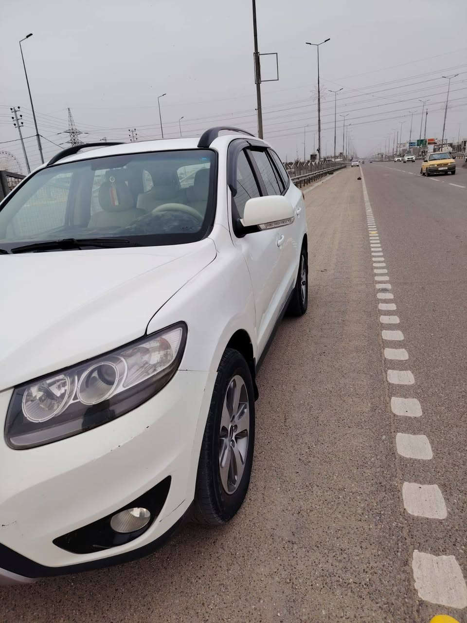 سنتافي مديل 2012 رقم اربيل تريد وكالة تريد تحويل وارد خليجي مكينه 6 سلندر حجم المحرك 3500 حداديه جاهزة تخم تاير تبريد ثلج فور ويل تحكم ستيرن شاشه كامره شاير مري وشفط فتحت سقف ثلاجة ويل كب كروم تبريد 3 قطع سبعه راكب سنويه لغاية 2030 سياره جديده وجاهزه من كلشي السعر 135 وبيه مجال.
 للاستفسار الاتصال *********** 
***********
مكان السيارة كربلاء
