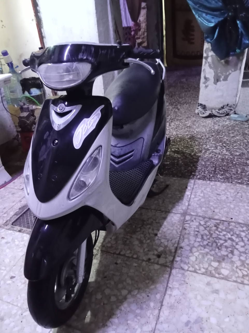 السلام عليكم شباب دراجة ماكس منغولي دراجة كاملة مكملة ملاح كلش قوي مثل ما اموضح  بلصور كابريتر سلف ابلاديات كفرات كلهه تايواند لاصليات كهربائيات كلهن شغالات كيلومتر كيج بانزين كلوب عالي ناصي سكن وية البريكات اشاير يمنة يسرة مابيهة نقص ابد جديدة بمعنة الكلمة شلعة ومعدل ونعومة متنسمع برغي واحد ما مفتوح بيهة العنوان بغداد باب المعضم ولا ستفسار ***********
