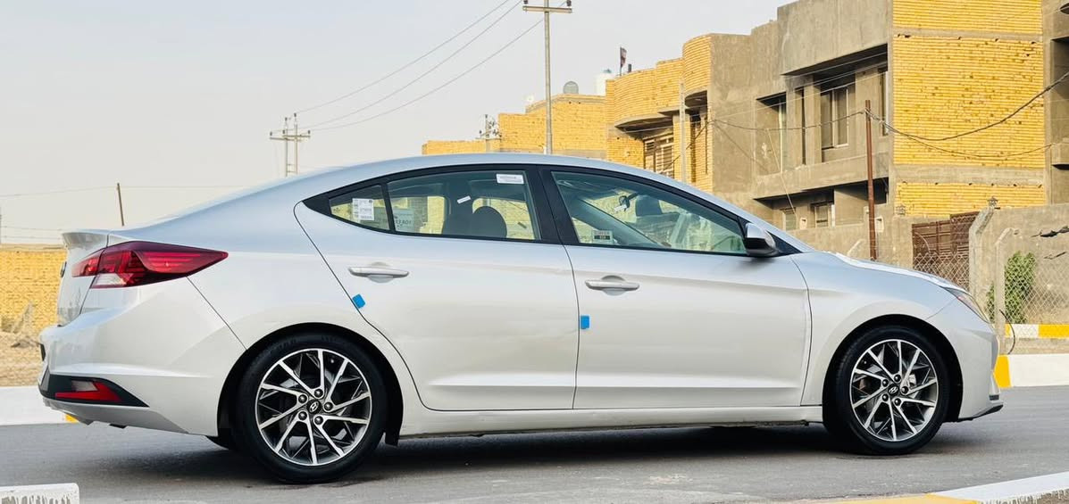 السلام عليكم ورحمه الله 
هونداي النترا 2019وارد امريكي محرك 2000 دوش گير  نمر AT (6) المرغوب 
حادثه جاملغ وبنيد اصليات بدون ضرر داخلي ارباك استيرن فقط  
تحويل مباشر رقم الدولي هزه وسنويه ولوحات جديد 
المواصفات ويل كب كروم حجم 17 منضومه زنون رادارات اماميه جانبيه شاشه  كامره دواره بلاد تحديد مسار نقطه عمياء 
السياره جديده جداً وجاهزه گير محرك تبريد حداديه عل وضع الشركه 
السعر 122للاستفسار *********** مكاني ناصريه خلف مستشفى الازهر
