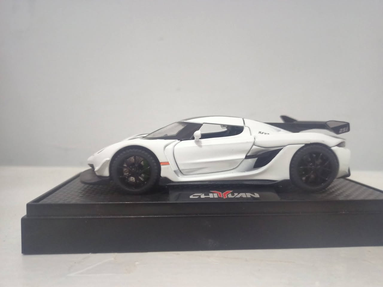 السلام عليكم
متوفر السعر تحت كل صورة


**إذا كنت صاحب هذا الإعلان وتريد حذفه لأي سبب، رجاءا أرسل رسالة إلى الدعم الفني**