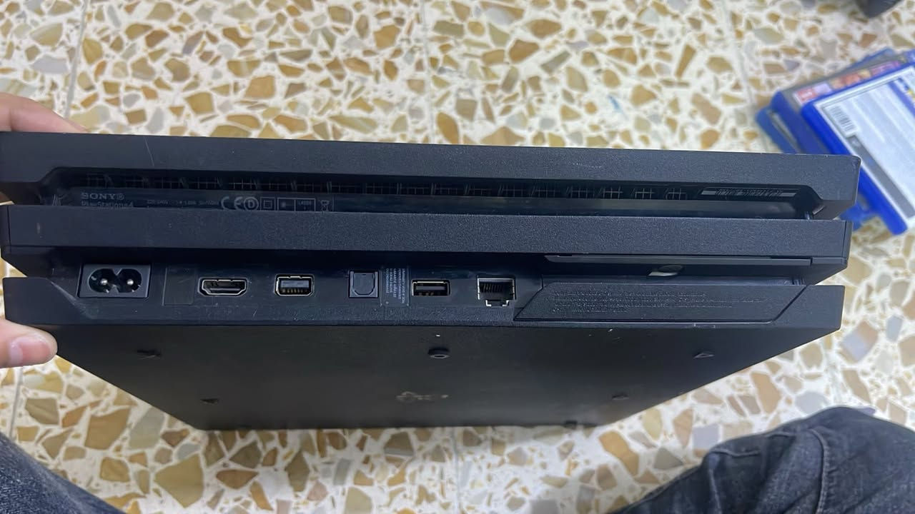 بلي4 برو 1تيرا (عادي مو مهكر) يعني تكدر تلعب اونلاين ويجي قرص بيس2019 وقرصGTA5 و2 جوستكات تجاري الجهاز نضيف جدا المكان بغداد البلديات السعر 300 وبيه مجال


**إذا كنت صاحب هذا الإعلان وتريد حذفه لأي سبب، رجاءا أرسل رسالة إلى الدعم الفني**