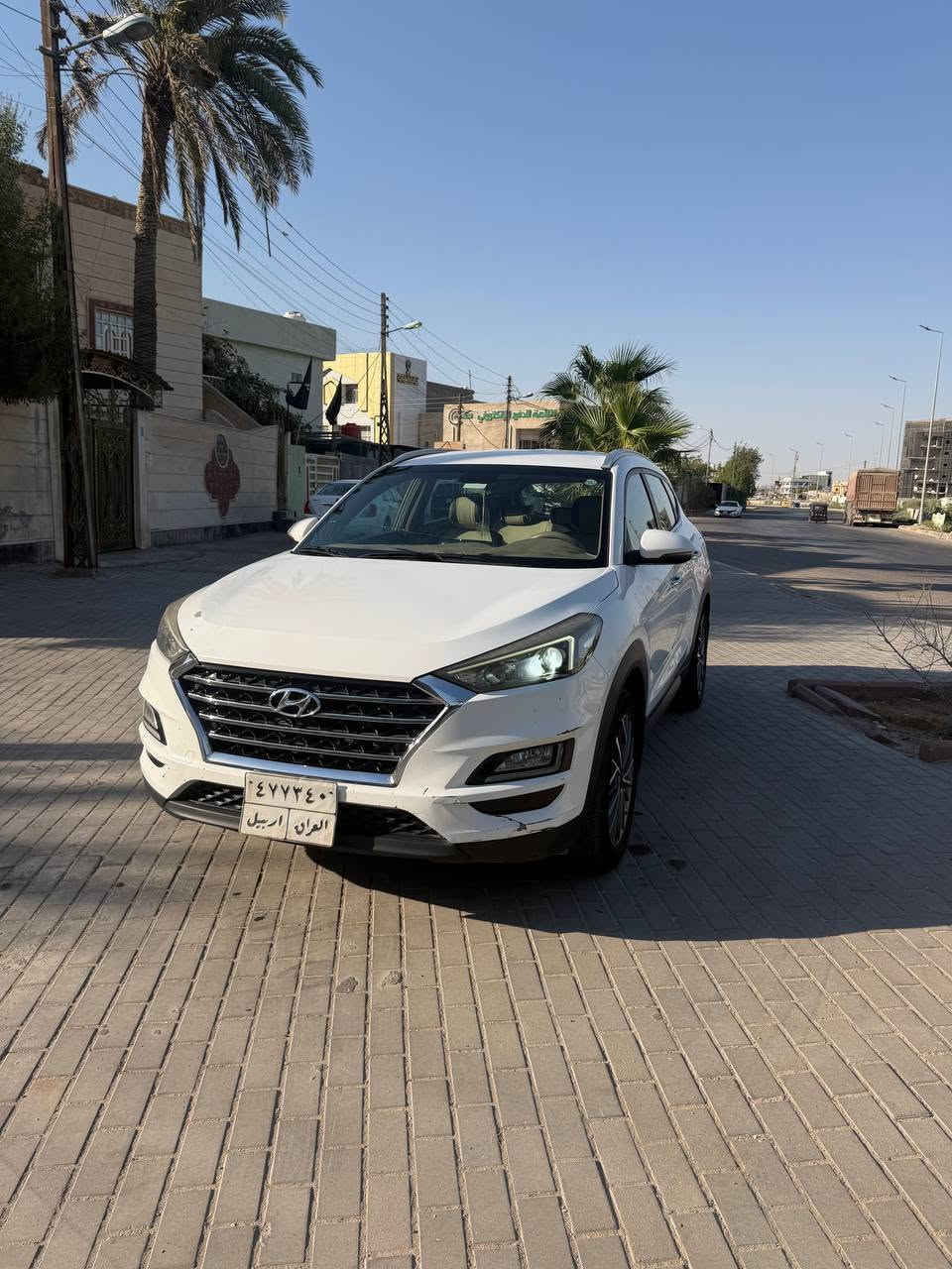 السلام عليكم 
توسان 2019 وارد خليجي 
السياره مواصفات عاديه المعروفة
السياره كفالة من الصبغ بيها مكان تعديل بارد بالباب الخلف السائق وبيها  اماكن تعديل pdr
السياره كير ومحرك كفالة 
السيارة ماشية 100 الف
رقم اربيل و السنوية منتهية 
السعر 165 ورقة وبيها مجال بسيط واي استفسار تفضل عل الواتساب او اتصل وبيك خير وتدلل
رقم التلفون ***********
مكان السيارة بصرة - الطويسة
