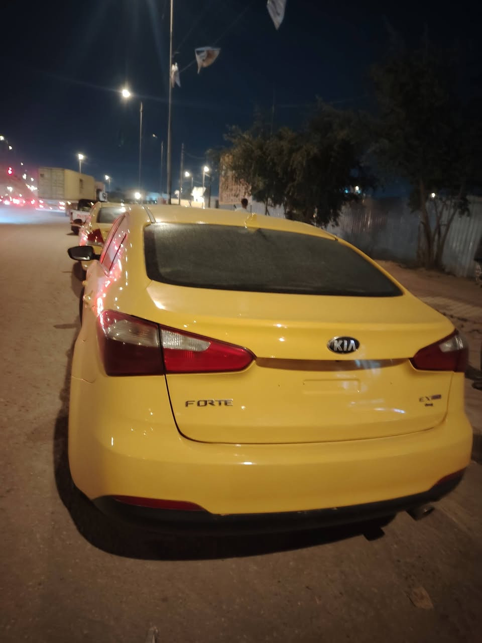 فورتي موديل 2014 بس قبق جنطه بغداد رقم انكليزي بسمي المكان بابل الاتصال ***********
