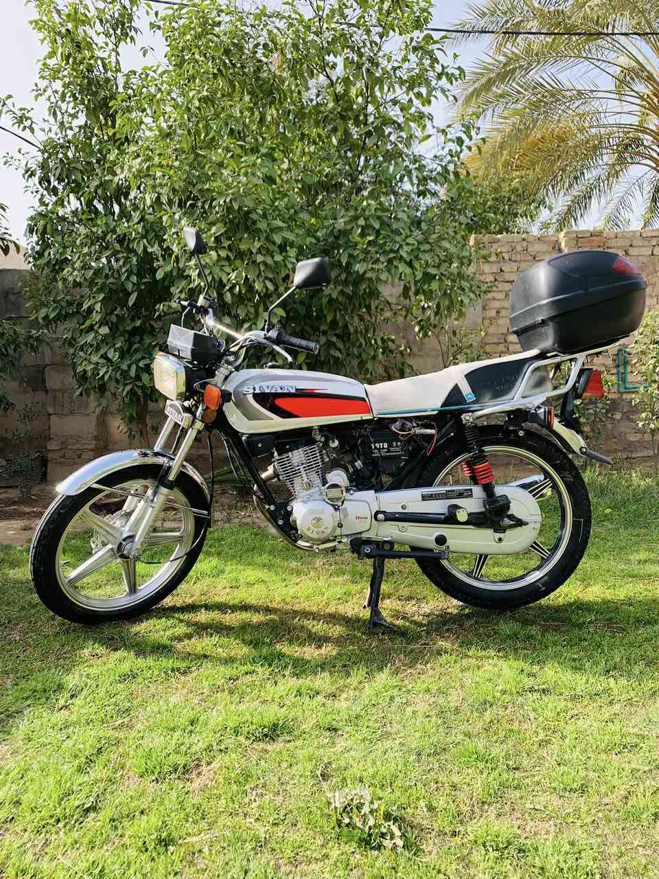 السلام عليكم سيفان ٢٠٢٠ للبيع دراجة مكفولة من كلشي محرك  سبانة ما ممدودة عليه وخير من الله لا تنقيص ولا تبخير   …. نقوصاتها باتري وصفاحية فقط

اوراق اصولية كاملة
السعر ٥٠٠ وبيه مجال قليل
مكاني بغداد شاطئ التاجي قرب جزيرة بغداد 
للاستفسار ***********
متواجد واتساب ماسنجر وعلى الخط
