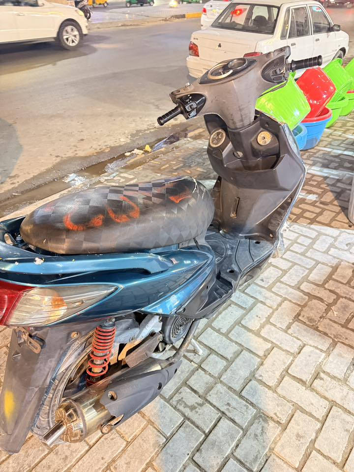 سلام عليكم دراجه سكنس فحل.. كوري دراجه نكره سلف نقصهه(بيهه صوت بل خرز مال گلجات. وهندر يرادله  عرموطه.. وطوافه مال بانزين ما تشتغل + كفراته مشخطه.. ليط كلهه نضيفه..  غيره دراجه كلش نضيفه. مكفوله جيب فيتر وتعال افحص... عل ايدي  + صالنصه رياضي..+كلجات رياضي..+ دبلات رياضي+ فج رياضيي. ستان صفح رياضي لو بنفسجي +يدات بريك رياضي . للبيع او مراوس بشحن نضيفه. لل استفسار مراسله الصفحه..


**إذا كنت صاحب هذا الإعلان وتريد حذفه لأي سبب، رجاءا أرسل رسالة إلى الدعم الفني**