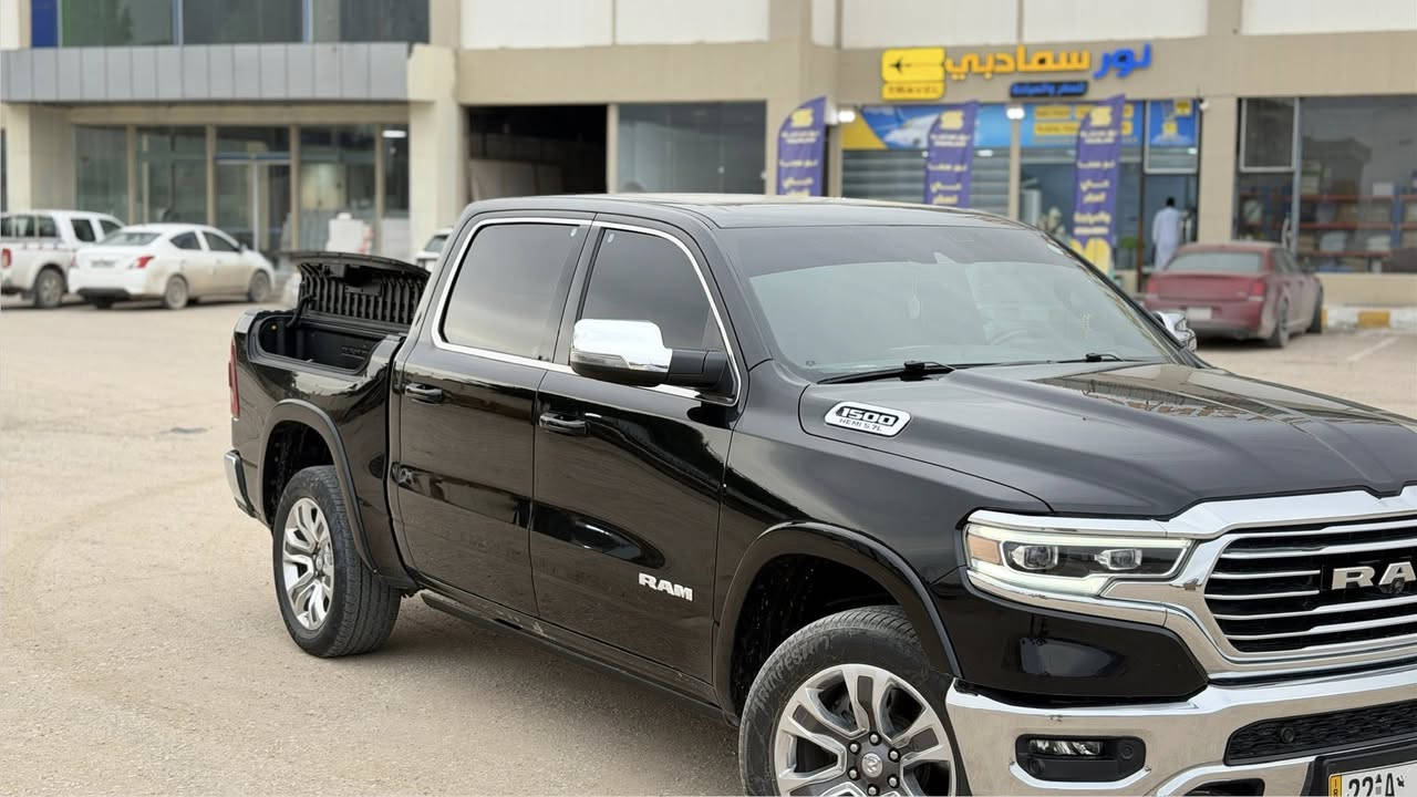 رام 1500 لمتد 2024 . (خليجي -هارلم )
باب طويل-بدي قصير (المرغوب)

العداد42 الف كيلو قابل للزياده

المحرك : V8 5.7L . 

السعر : اتصل او خاص 

مرقم اربيل مييز 

السياره مكفوله كفاله عامه 

المواصفات :

* جكات 5 وضعيات

* دفع رباعي 4x4

*رادار امامي مع مانع تصادم . 

* نقطة عمياء . 

* تحذير الخروج عن المسار .

* 4 كاميرات (360) درجة . 

* اصطفاف ذكي (اوتوپارك) .

* دواسات جانبية كهربائية .

* المصابيح الأمامية زنون .

* كشافات الضباب زنون . 

* المصابيح الأمامية LED .

* المصابيح الخلفية LED . 

* دخول ذكي (بصمة). 

* تشغيل عن بعد .

* مقاعد من الجلد الفاخر . 

* المقاعد الامامية كهربائية مع ميموري  لمقعد السائق.

* المقاعد الأمامية تبريد وتدفئة . 

* المقاعد الخلفية تبريد وتدفئة . 

* شاشة كبيرة 12 أنچ .

* نظام ملاحة نفكيشن GPS .

* حساسات امامية وخلفية .

* سقف بانوراما .

* مانع تصادم امامي و خلفي.

* مكيف خلفي .

* ويل كروم قياس 22 انج .

* مرايا كهربائية جانبية من الكروم قابلة للطي كهربائيا .

* شاحن موبايل لاسلكي (واير ليس) 

* النافذة الخلفية كهربائية.

* المرايا الجانبية تدفئة . 

* بدي معزول مع غطاء .

* امكانية تعديل ارتفاع دواسات البنزين والبريك .

* هاند بريك كهربائي . 

* المرايا الوسطية كاميرا . 

* رام بوكس .

* مرايا مع خاصية التعتيم الذاتي . 

* مساحات تخزين إضافية تحت المقاعد.

* سستم الصوت هارمن كاردون. 

مكان السيارة النجف 

***********
