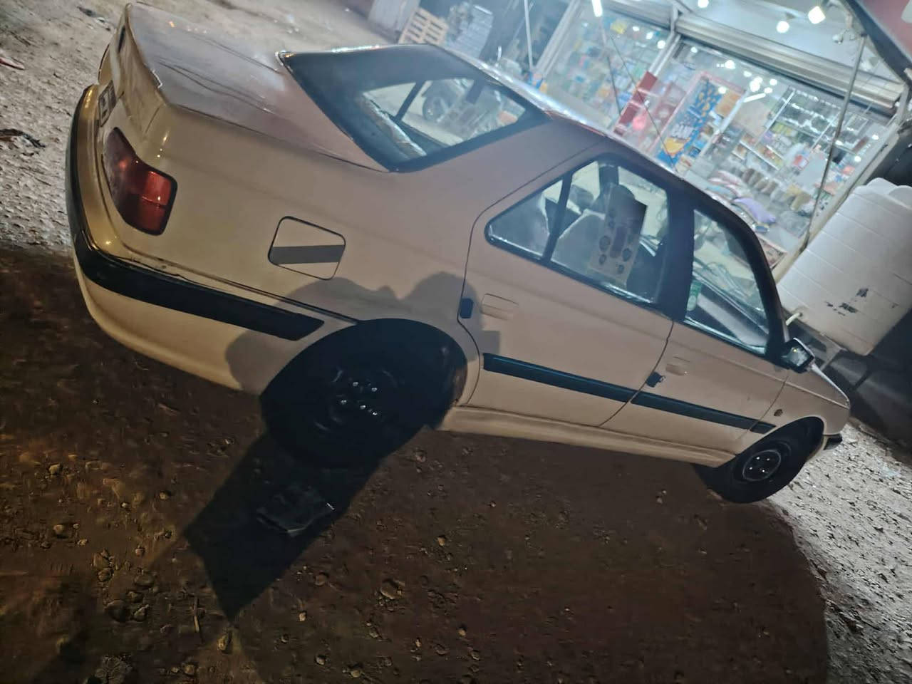 سلام عليكم بيجو بارص 2012 بسمي ارقام نكليزي 
هزه جديده جاملخ ليمنه مبدل تخم تاير سنويه مجدده كهرباء شغاله منضومه زنون 44 بيه مجال حك جيه تواصل***********/__***********
