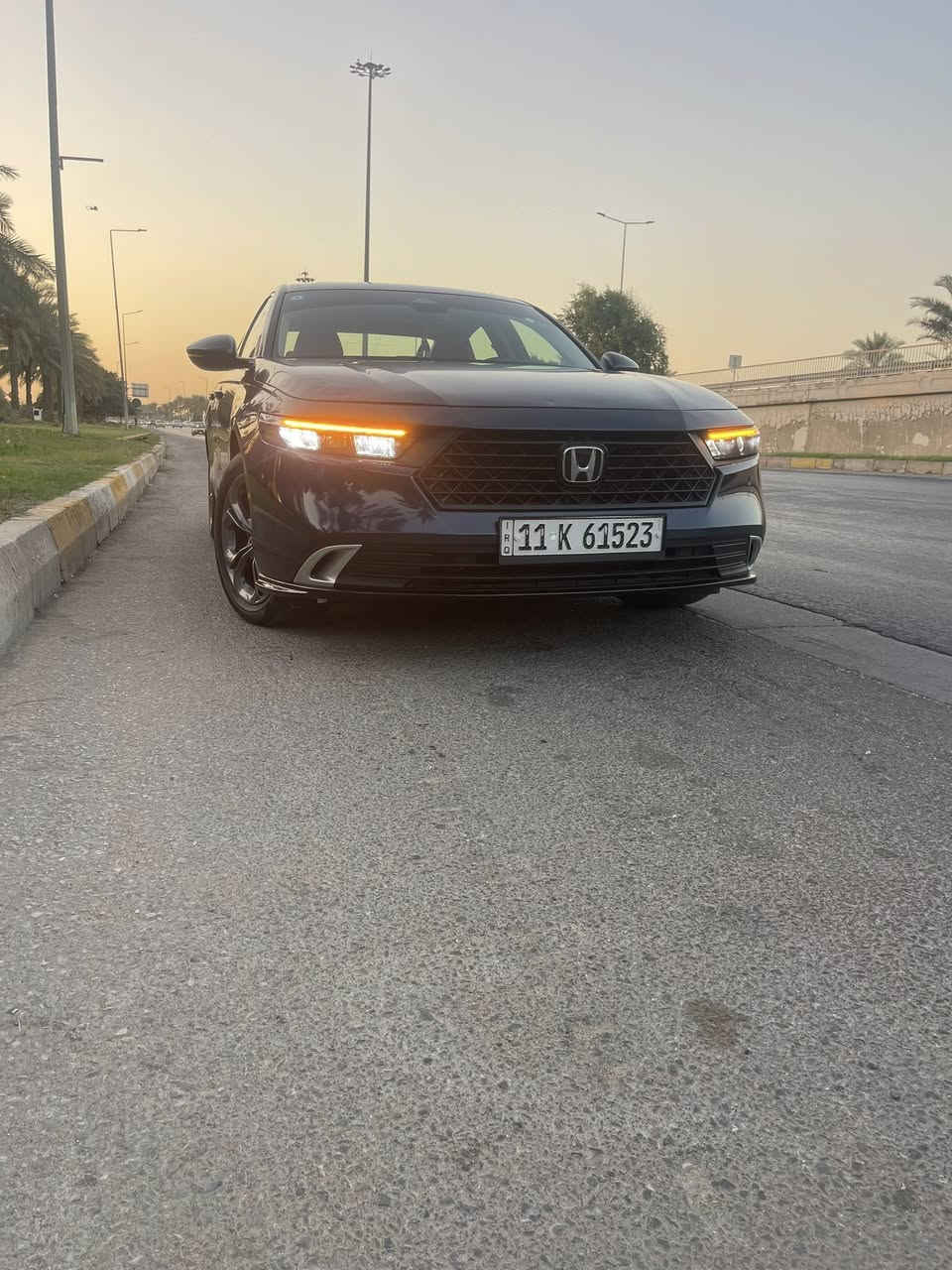 السلام عليكم 

هوندا اكورد 2025هايبرد  EXL
ماشيه. 22كيلوو
مواصفات فول 
لون نيلي
شاشه كبيره 
تحكم ستيرن
شفتات ستيرن
اشاير مري
لايت زنون 
تبريد قطعتين
محرك 2000 هايبرد تنفس طبيعي
ويل 17
رادارات جانبيه وأمامي
كشن جلد وكهرباء
تدفئة كشنات
ثلاثه انظمه قياده
فتحه
بصمه ابواب 
بصمه تشغيل عن بعد
حادثها جاملغ امامي مبدل 
و شبر بارد بالبنيد فقط 
ايرباك دركه  و برده فقط
رقم بغداد باسمي

نقص رادار امامي 
صوره الحادث بالمنشور
عارضها. 210 $$ وبيها مجال
مكانها بغداد  - الدوره 
للاستفسار ***********
