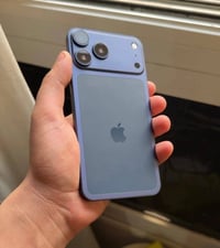 آيفون 17 برو ماكس نضافته 100‎%‎   بطاريته 100 ذاكره 256 مكاني حي الاعل...