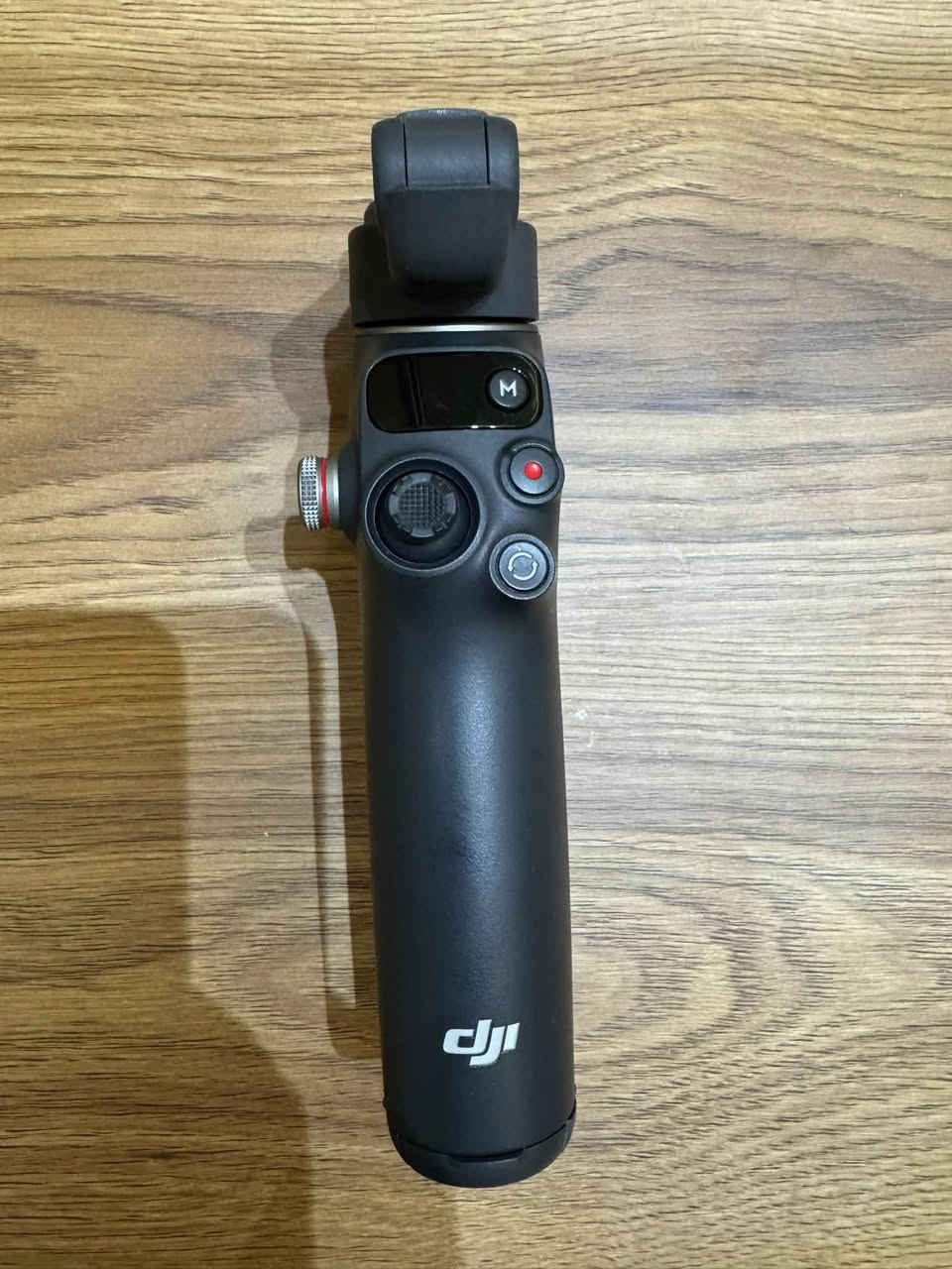 للبيع DJI Osmo Mobile 7P
مانع اهتزاز احترافي للموبايل بحالة ممتازة جداً، استخدام خفيف ونظيف، كامل الملحقات والكارتون الأصلي.

* تثبيت احترافي 3 محاور (Gimbal)
* تتبع ذكي للوجه والأشخاص
* عصا سيلفي مدمجة
* حامل ثلاثي (Tripod) مدمج
* بطارية تدوم لساعات طويلة
* مناسب للفلوكات، الريلز، الإنستغرام، والتيك توك

* يدعم الآيفون والأندرويد

الجهاز كامل أغراضه الأصلية
بدون أعطال أو مشاكل
جاهز للفحص والتجربة

مناسب جداً لصناع المحتوى والناس اللي تريد فيديوهات احترافية وثابتة بدون اهتزاز.

الموقع: بغداد شارع فلسطين
السعر: 100 الف

للاستفسار مراسلة الخاص


**إذا كنت صاحب هذا الإعلان وتريد حذفه لأي سبب، رجاءا أرسل رسالة إلى الدعم الفني**