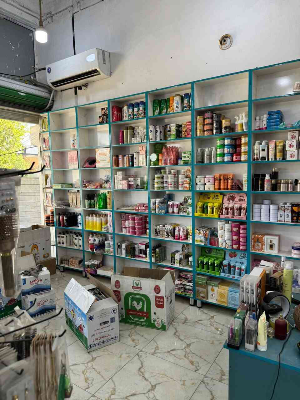 السلام عليكم ورحمة الله وبركاته اغراض گوزمتك متكامله من عطور ومكياجات وباقي اغراض الكوزمتك للبيع مجروده وكامله للاستفسار ***********
