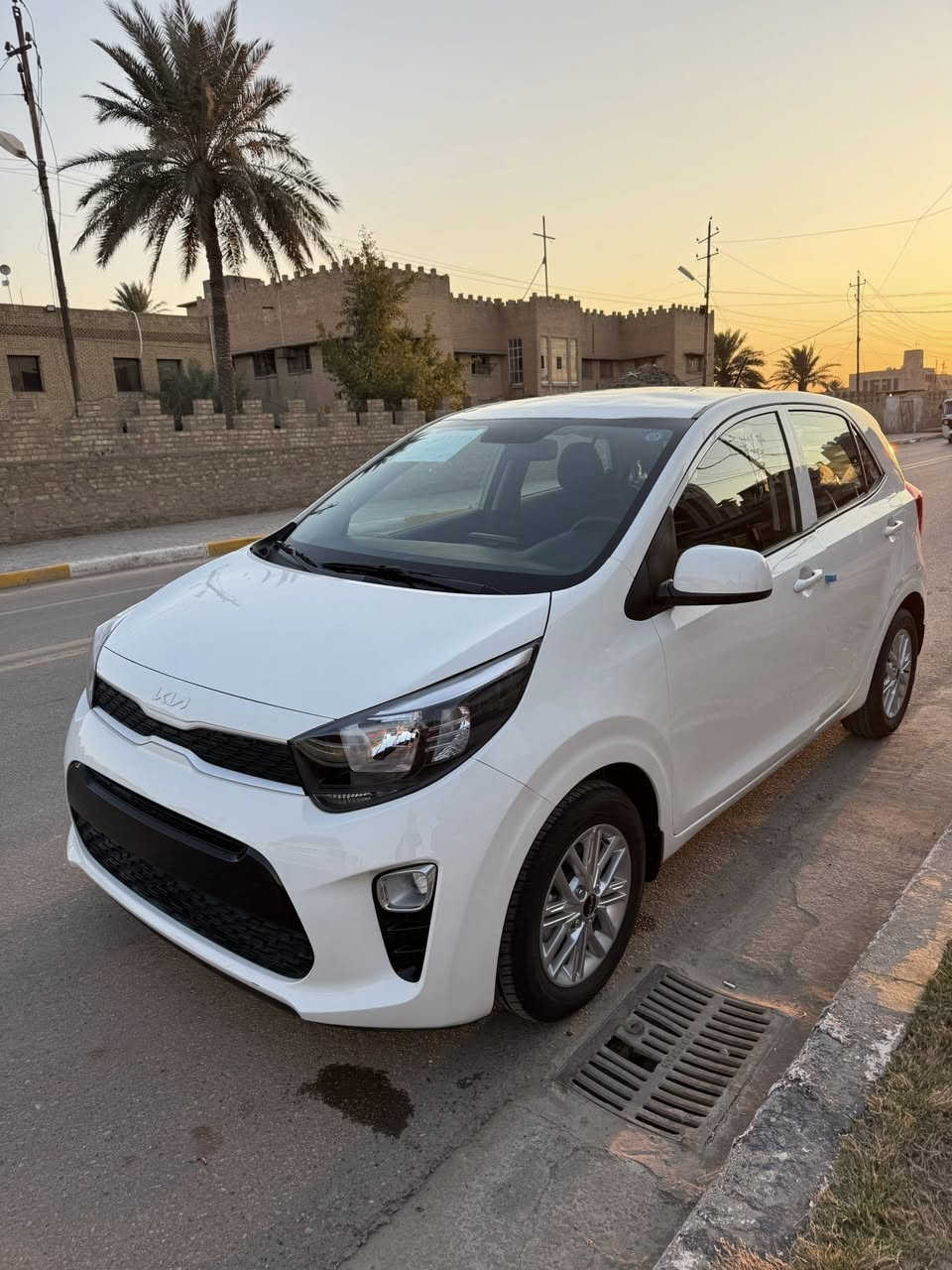 السلام عليكم كيا بيكانتو موديل ٢٣ للبيع ماشيه خمسميه اقل الكيلو بعدها بحاله الوكاله سنويه ورقم بغداد بعدها ممستلمه سياره حلوه وجديده مكاني بغداد الدوره الميكانيك للاتصال ***********  والسعر ١١٥وبيه مجال
