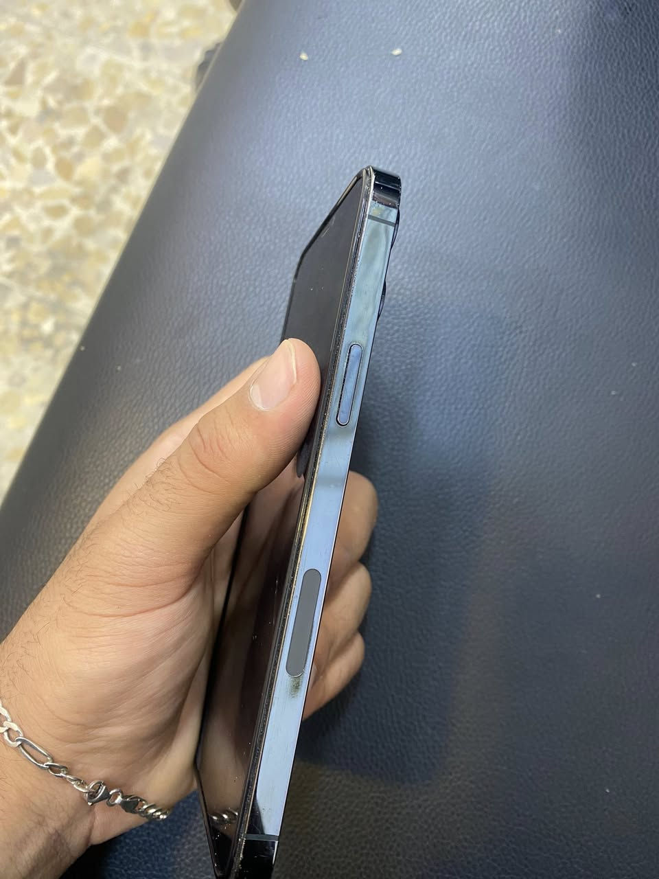 ايفون 12 pro max نيلي 
ذاكرة 256
نموذج M
بطارية 95‎%‎ شرط الفحص لا مبدل ولا مرفوعه
فقط فطر بكلاس
مراوس فقط مو بيع
للاستفسار ***********
