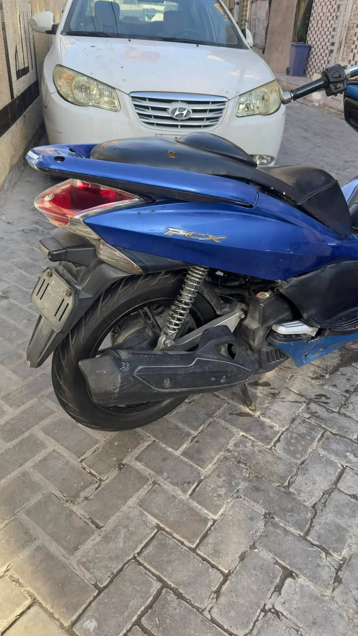 سلام عليكم 🫡 
دراجه BCX جيل اول ياباني مكينه ناعمه و جديده ما مفتوحه ابد فقط يرادلها ترتيب الكفرات نضافتهن تقريبا 70/100 كفراتها اصليه وعندي بعد كفرات انطيك وياهن زايدات الدراجه نكره 
مكاني بغداد مدينه الصدر
السعر مليون وبيها مجال بسيط 
هـ***********
