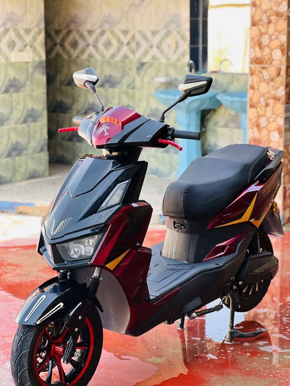 دراجه شحن للبيع او مراوس ابانزين 

6 بطاريات دبل 

سرعه 80  

موديل 2025

 ***********
