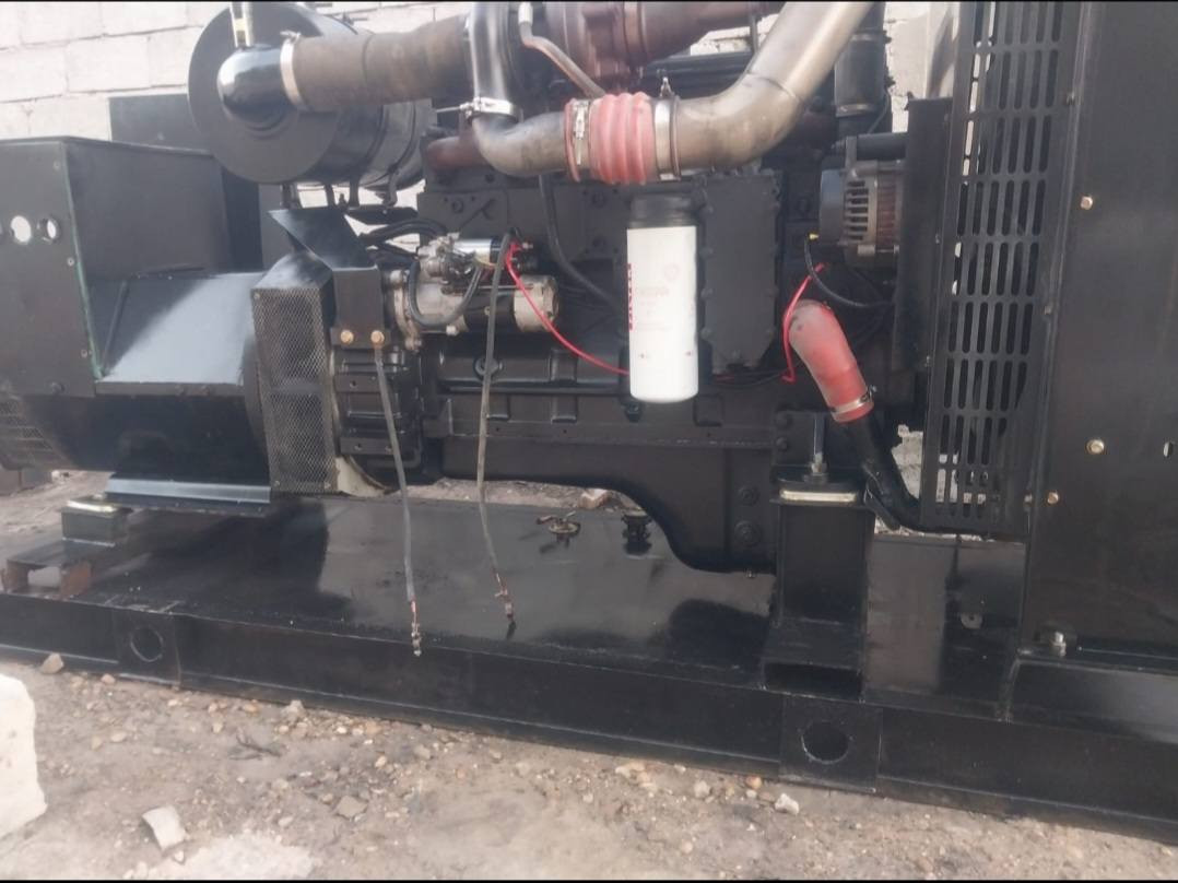 سلام عليكم عندي مولد مكينه كمنز ٢٤ ولف توليد٢٥٠ كيفي  نحاس اصلي ستفسار نتصل عله رقم ***********
