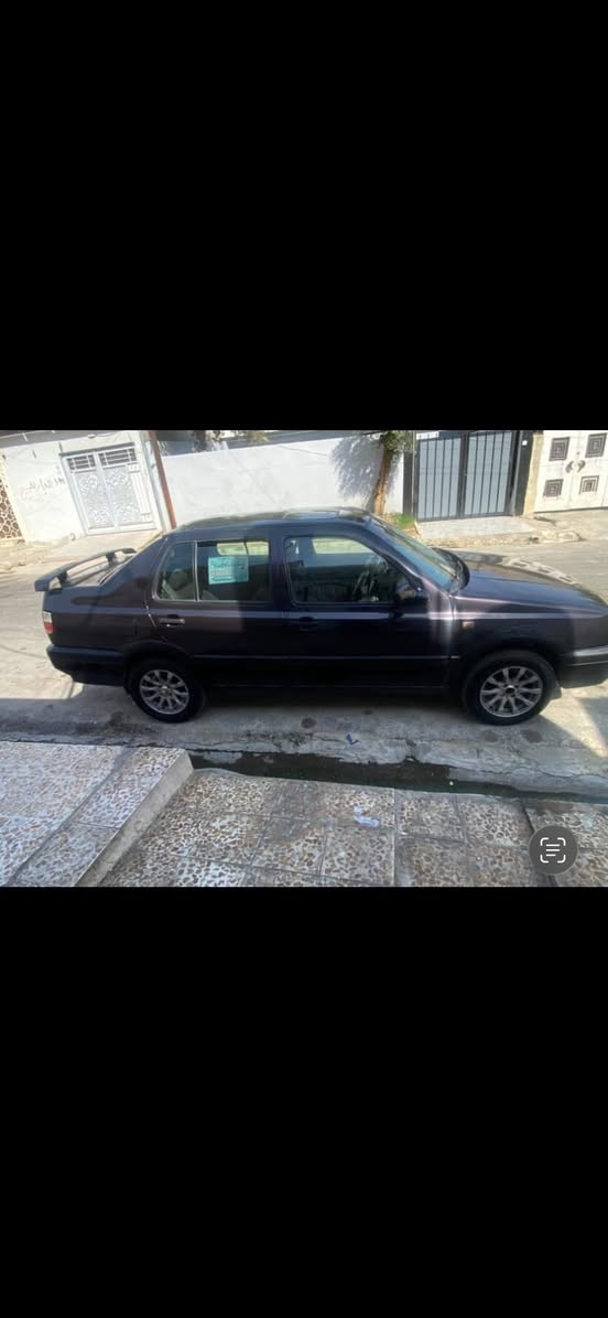 السلام عليكم —سياره (جيته)البيع سياره محرك نضيف وحجم 18 ++صباغ عام ناقص بس بولش وتكمل ++داخل سياره نضيف  و دوشمه كامله رقم الماني ++كابرون بانزين سياره ب اسمي مابيها اي غرامه ++تحويل ثاني يوم شرط 
سعر السياره25 وبيه مجال 
رقم ***********
