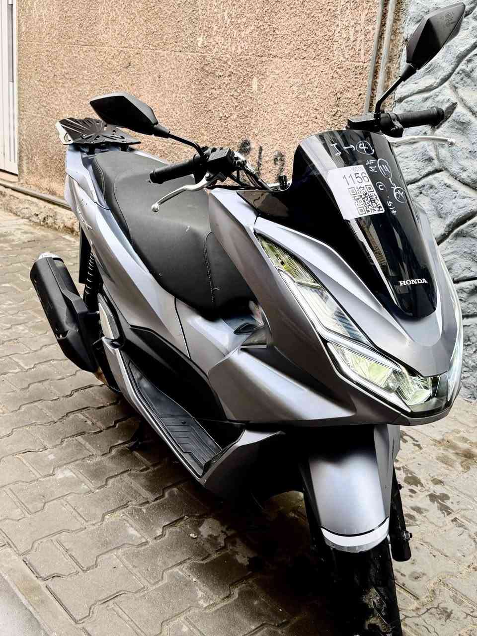 سلام عليكم pcx 2020
الجيل الرابع بصمة لونها بحري طافي
الدراجة نضيفة جدا 
الدراجة مكفولة 
نضام apx ونضام مانع انزلاق 
***********
