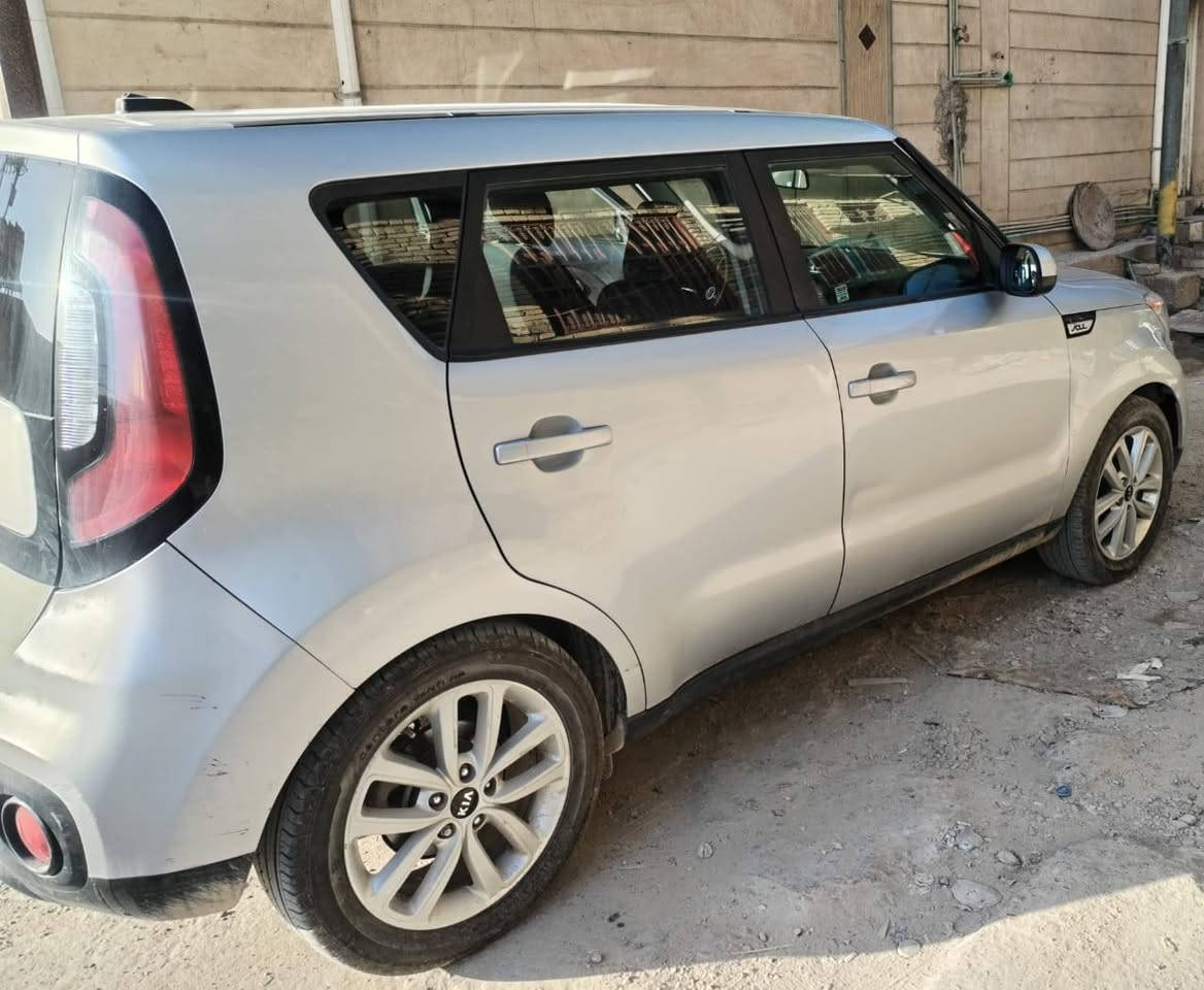 كيا صول للبيع ٢٠١٨ كلين رقم سليمانية مكينة ٢٠٠٠ السعر ١٢٥ رقم الهاتف *********** الشراي يتصل وبخدمتة اي استفسار
